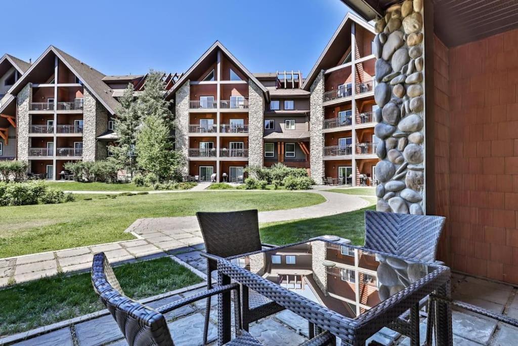 Mountain Retreat, Pool & Hot Tub, Bbq, Patio, King Bed, Sleeps 6! Aparthotel